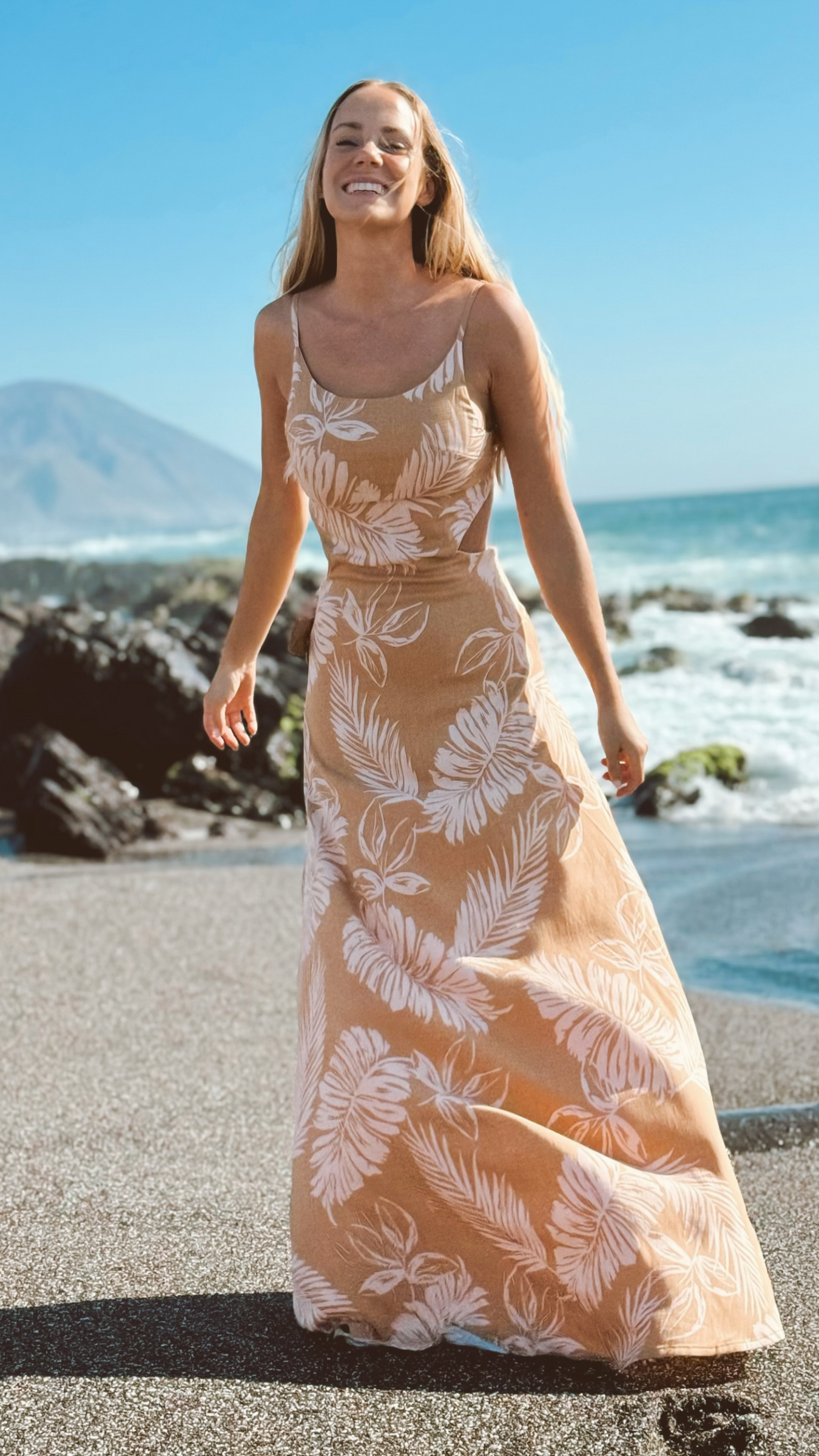 VESTIDO CALA CAMEL